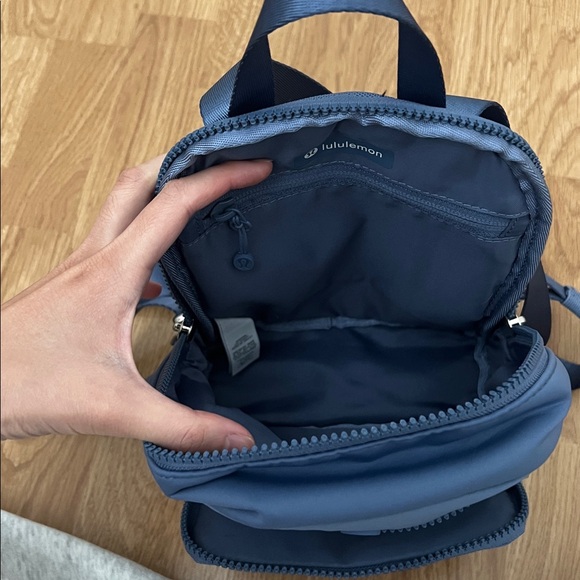 LULULEMON SMALL BACKPACK - Picture 5 of 7